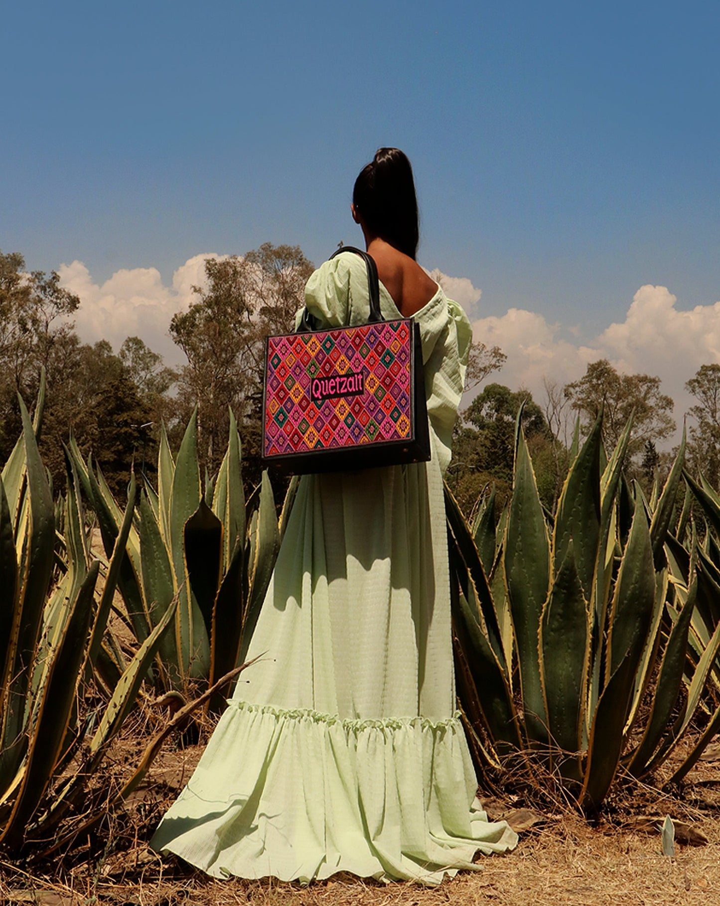 Bolso Tote Book artesanal Pepen (Mariposa en Tzotzil)