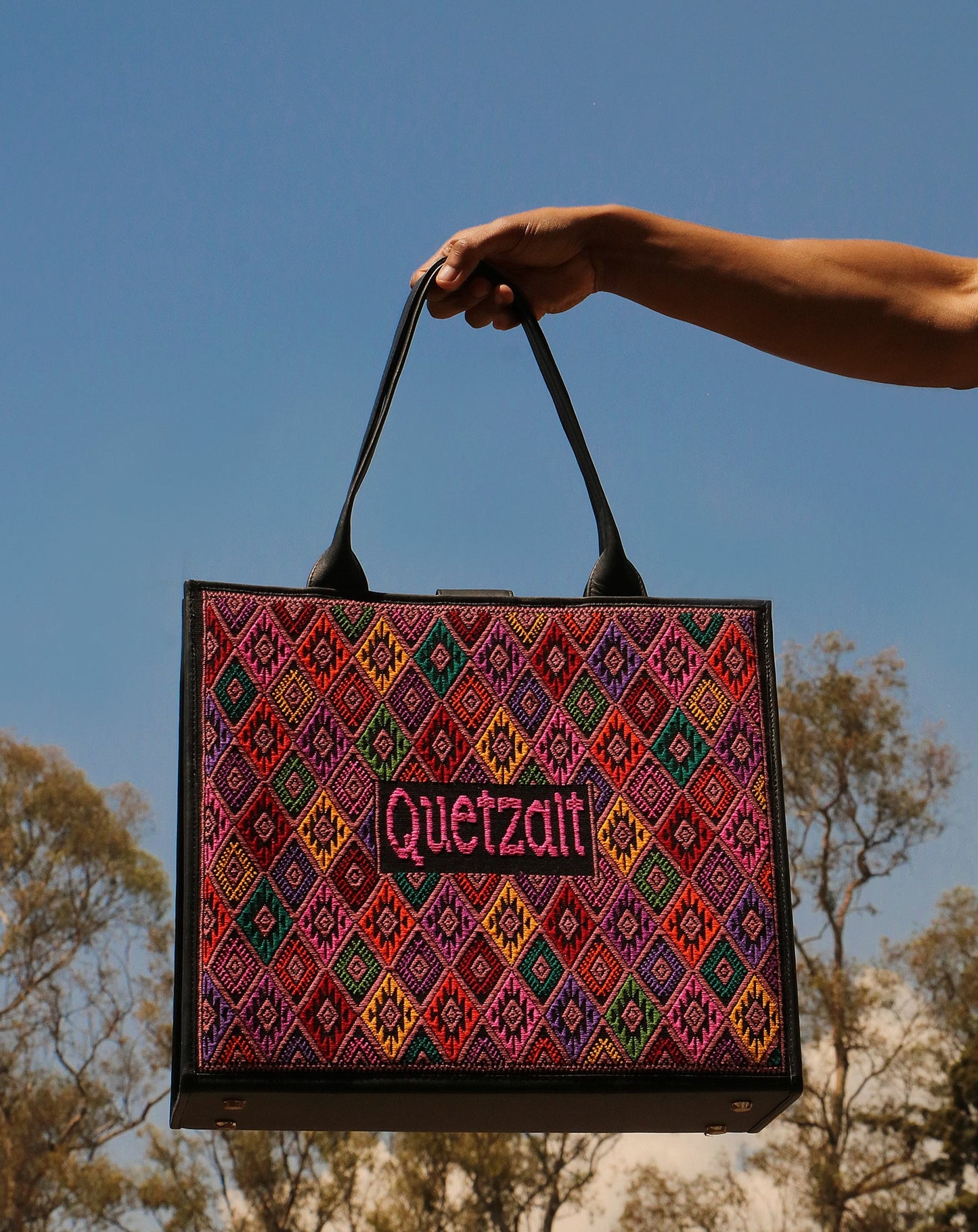 Bolso Tote Book artesanal Pepen (Mariposa en Tzotzil)