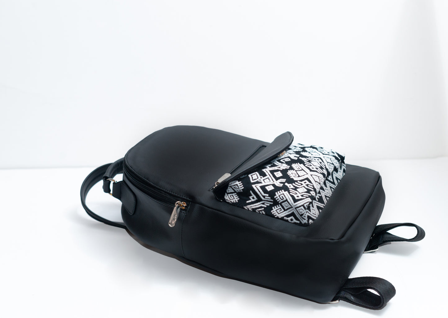 Bolso Artesanal Bag Pack Piel de Nopal C’ANALETIC (Cielo estrellado en tzotzil)