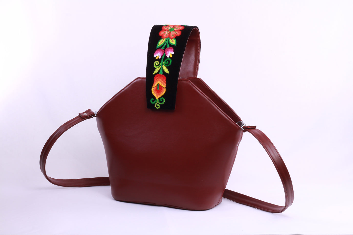 Bolso Artesanal Sicaru Penta Piel de Nopal