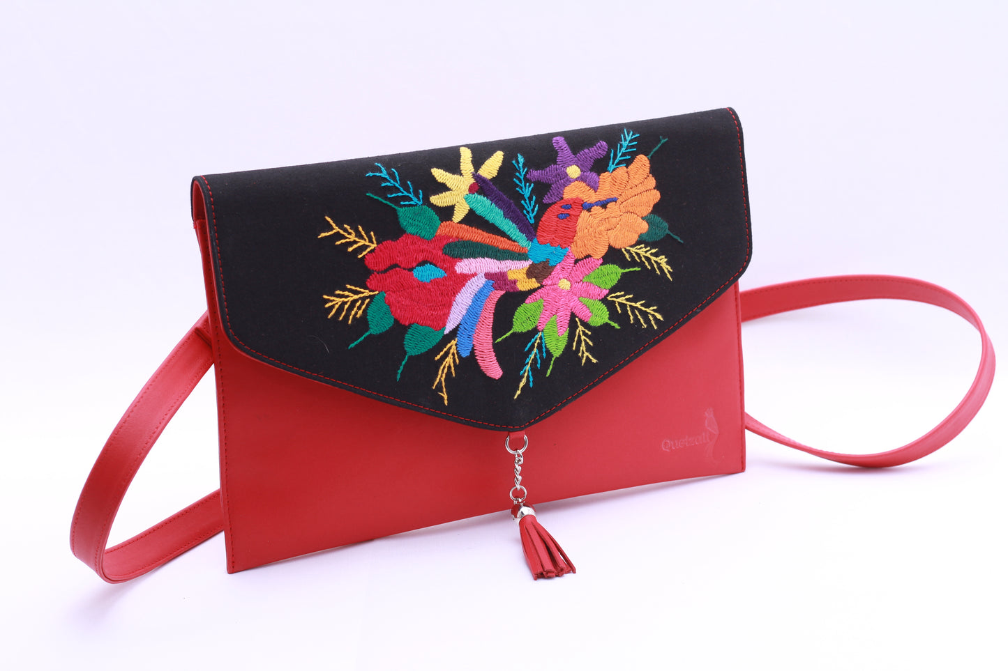 Carteron Artesanal en piel con bordados otomis Gatü (Colibri en Otomi)