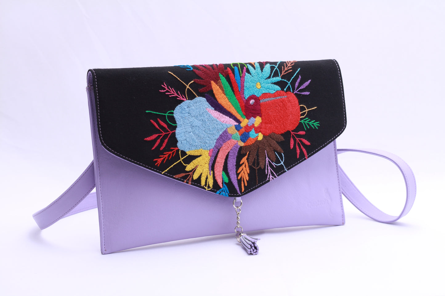 Carteron Artesanal en piel con bordados otomis Gatü (Colibri en Otomi)